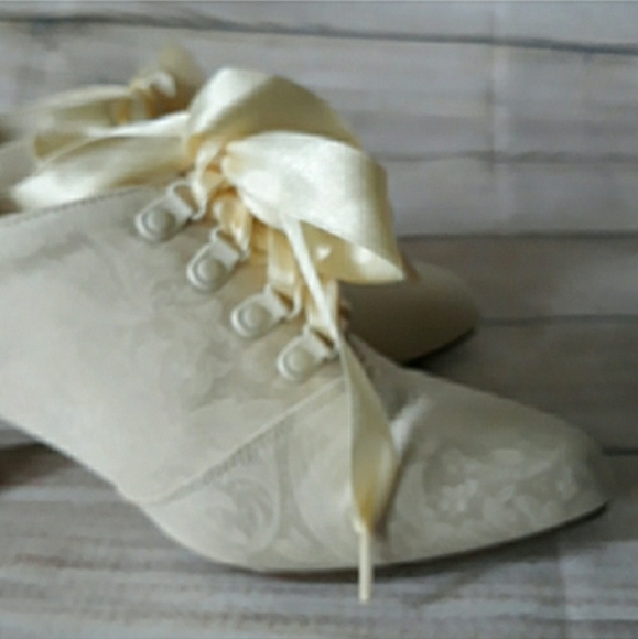 Meet your Posher, Poppy. - Picture 13 of 15